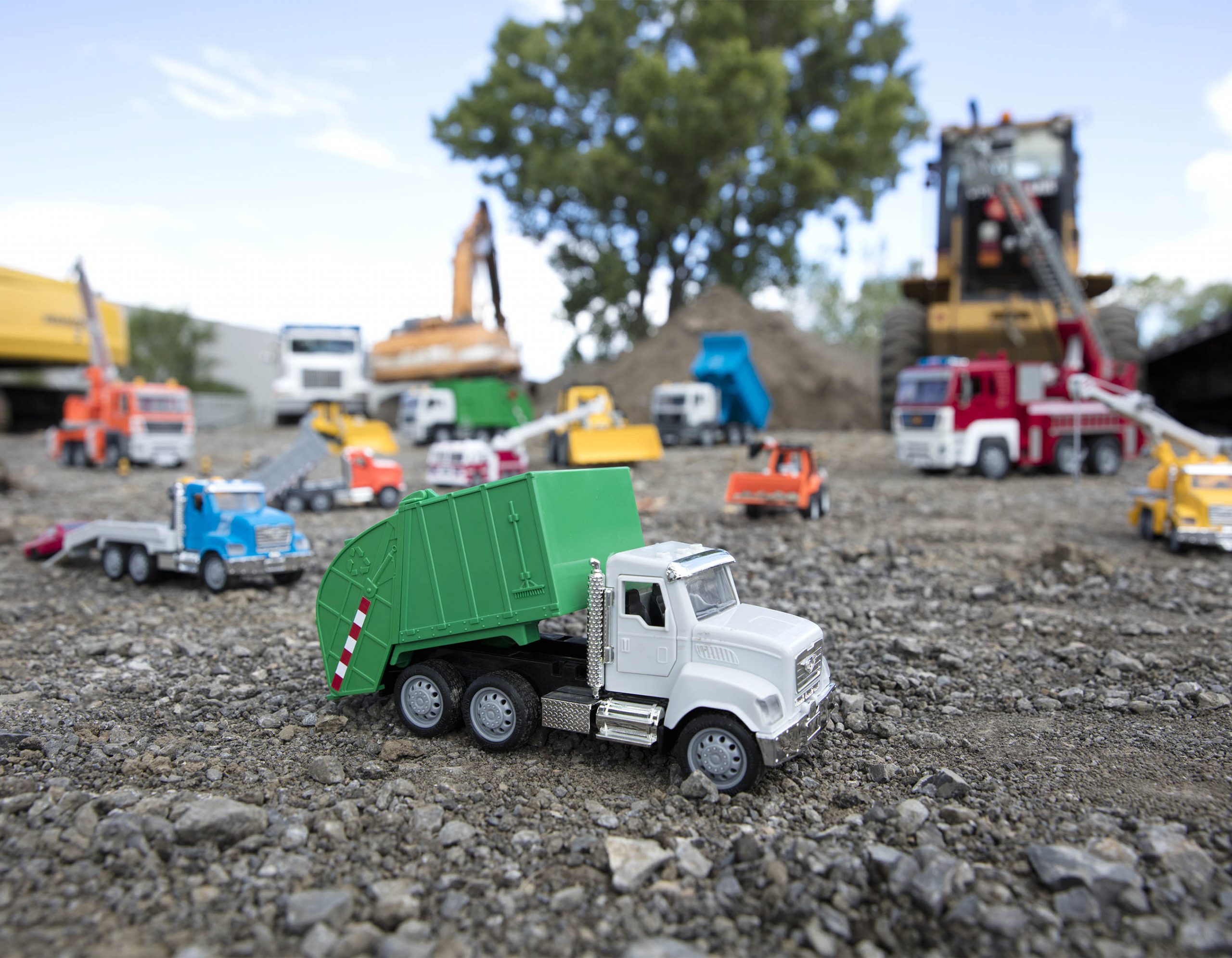 Driven Großer Müllabfuhrwagen 54 cm – Mit Lichtern, Geräuschen und  Funktionen – LKW Spielzeug Müllauto ab 3 Jahren, Kinder Spielzeug Mädchen  und Jungen: : Spielzeug
